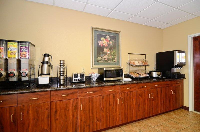 Best Western Lawrenceburg Inn Ресторант снимка