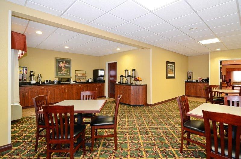 Best Western Lawrenceburg Inn Ресторант снимка